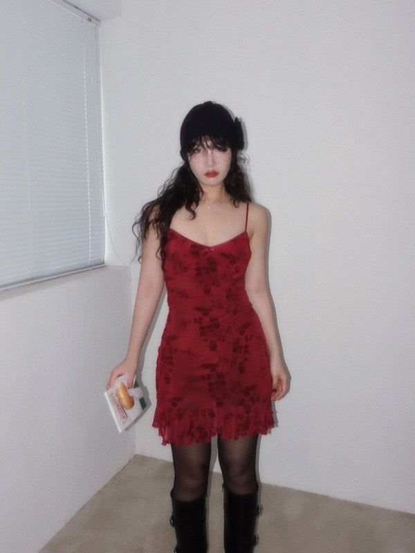 VIVIC（ビビク）の「BURGUNDY ROSE FLORAL MINI DRESS（Dresses）」