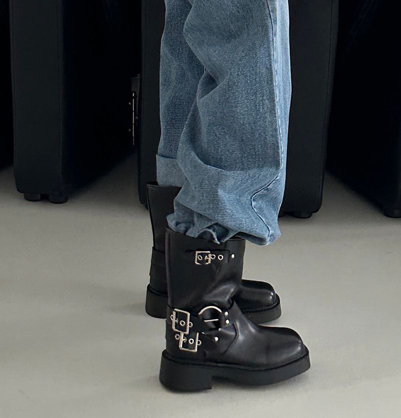 Buckle Tongue Angle Boots