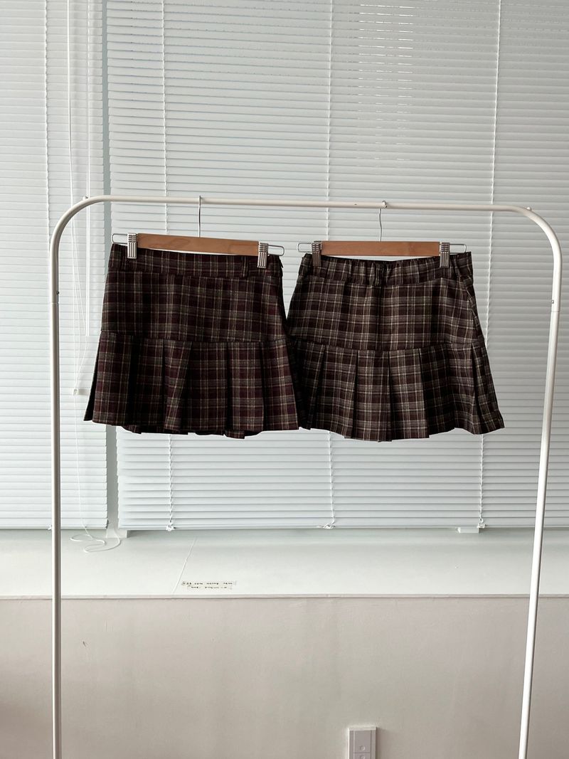 Fair Checkered Pleats Skirt (2 colors)