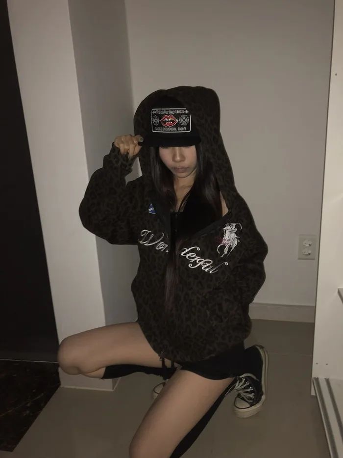 バッドカットレオパードフーディー