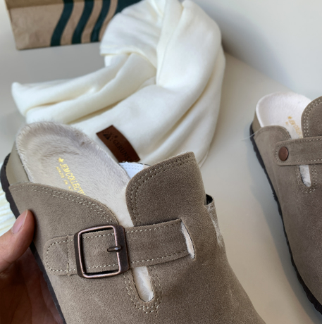 Kyren Rest fur suede mule