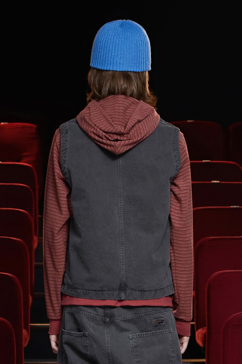 DYED ZIP CARGO VEST / CHARCOAL