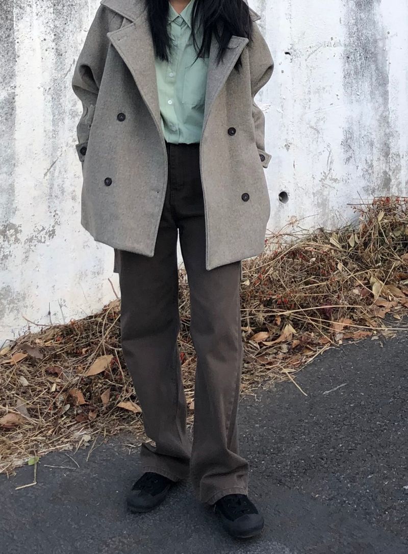 Recommend color semi-wide pants