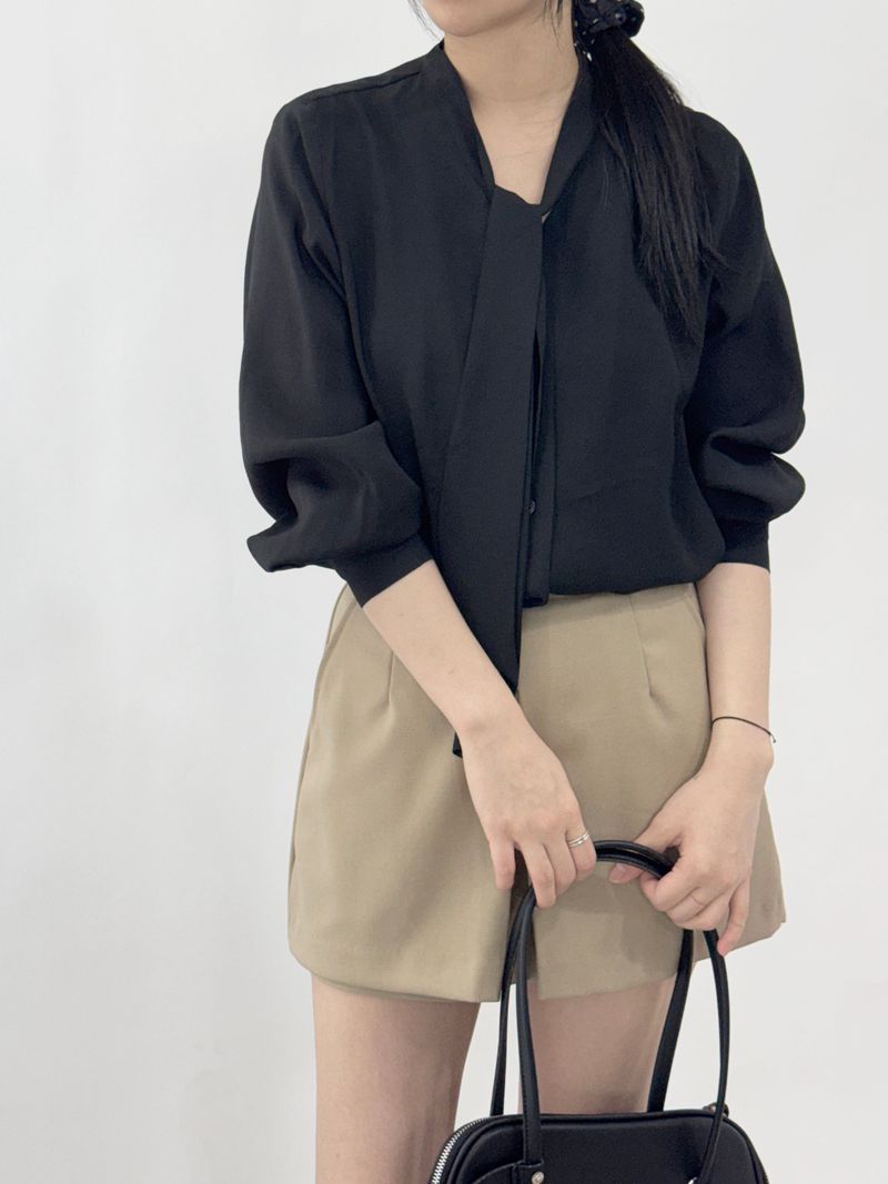 ROIA(ロイア)の「Bleak tie button long-sleeve blouse(Tops)」
