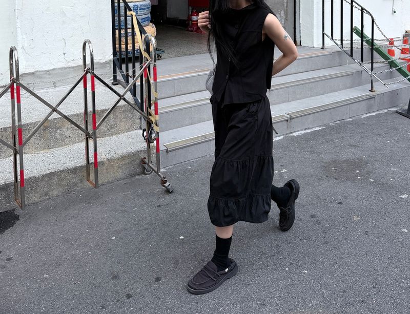  CROP SLEEVELESS SHIRT