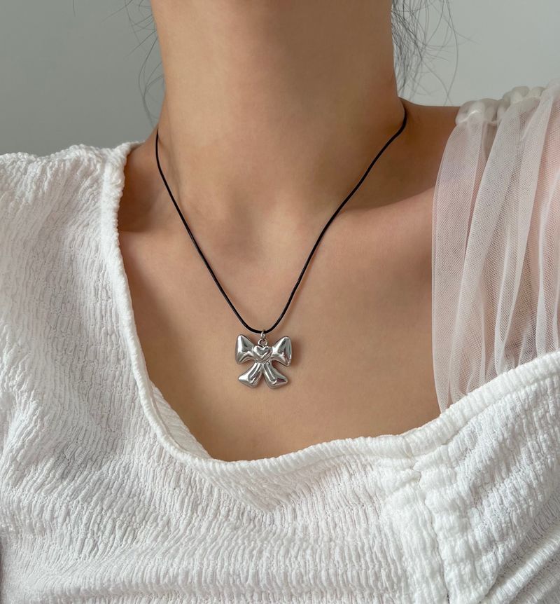 yun Big Ribbon Heart Stainless Steel Cowhide Rope Strap Strap Long Layered Necklace