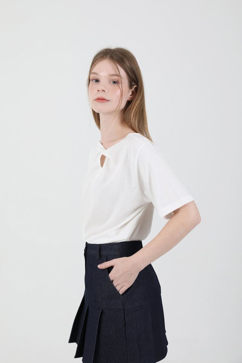 Modern Slit Shirring T-shirt White