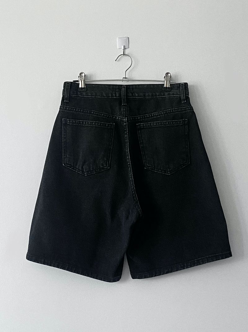 Dark blue half-pants