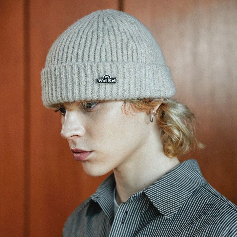 WaiKei（ワイケイ）の「Dolphin logo badge beanie（Hats）」