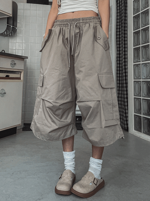 ULAN（ユレン）の「Bulky Pintuck Cargo Bermuda Pants（Pants）」
