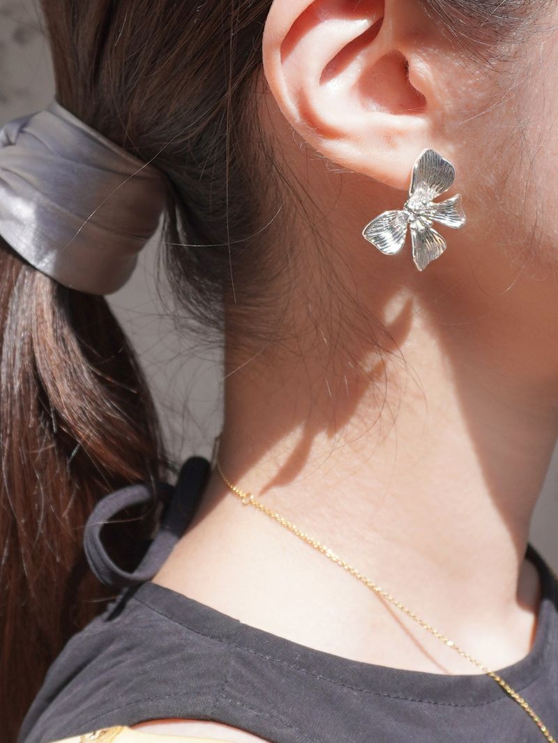 Cosymosy（コジモジ）の「ブルームピアス（アクセサリー）」