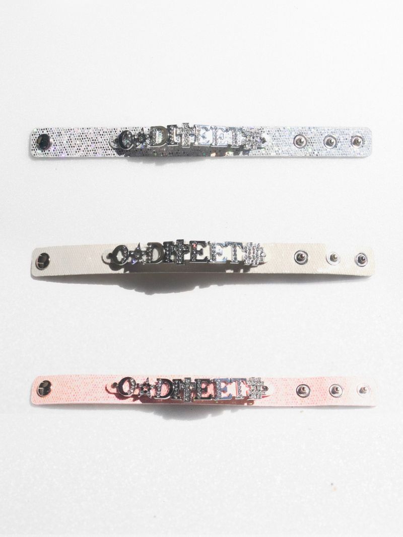 グリッタートイレターブレスレット
