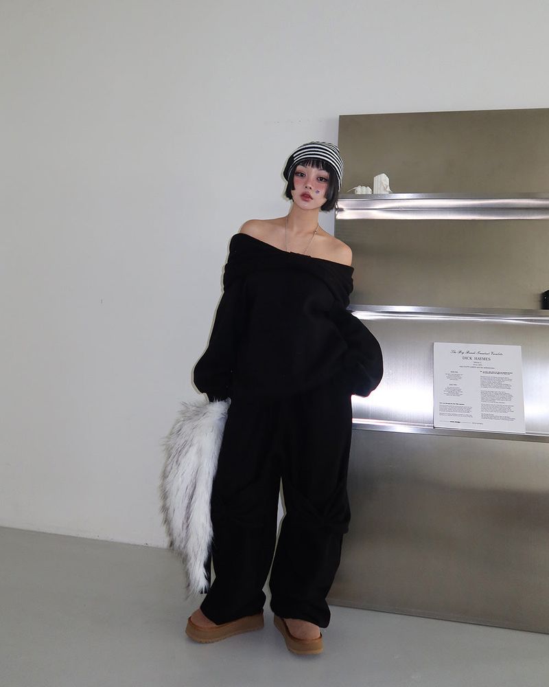 Ribbon off-shoulder oversized fit sweatshirt