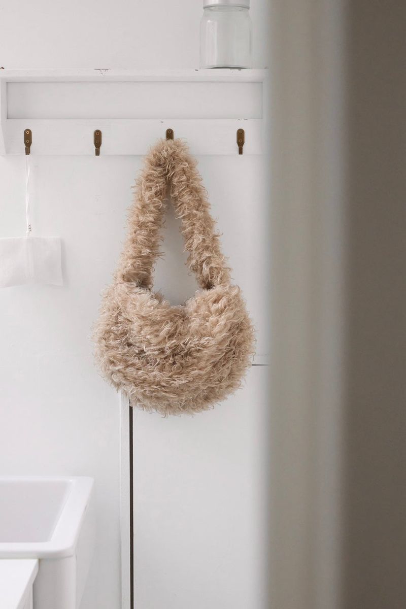 [MADE] BEBE PUPPY BAG (BEIGE) FUR BAG