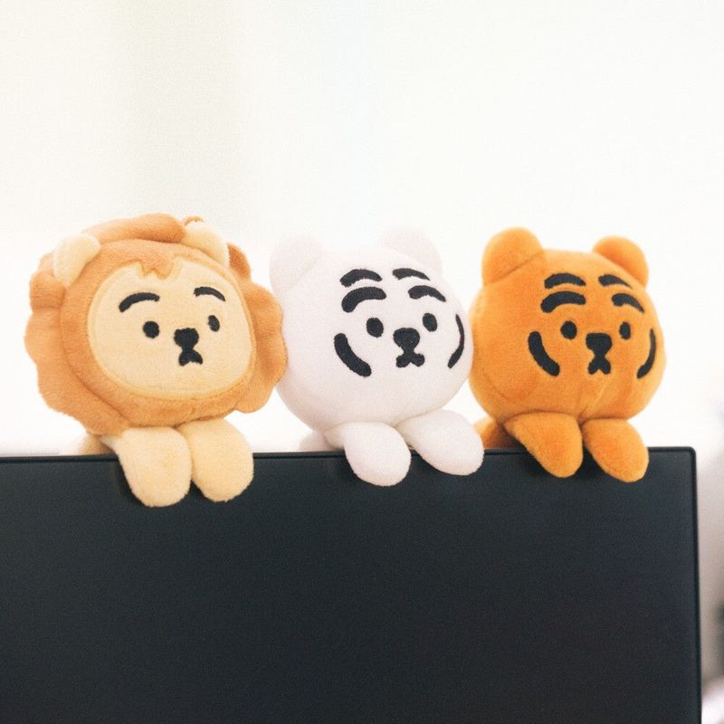 HANGING PLUSH LION