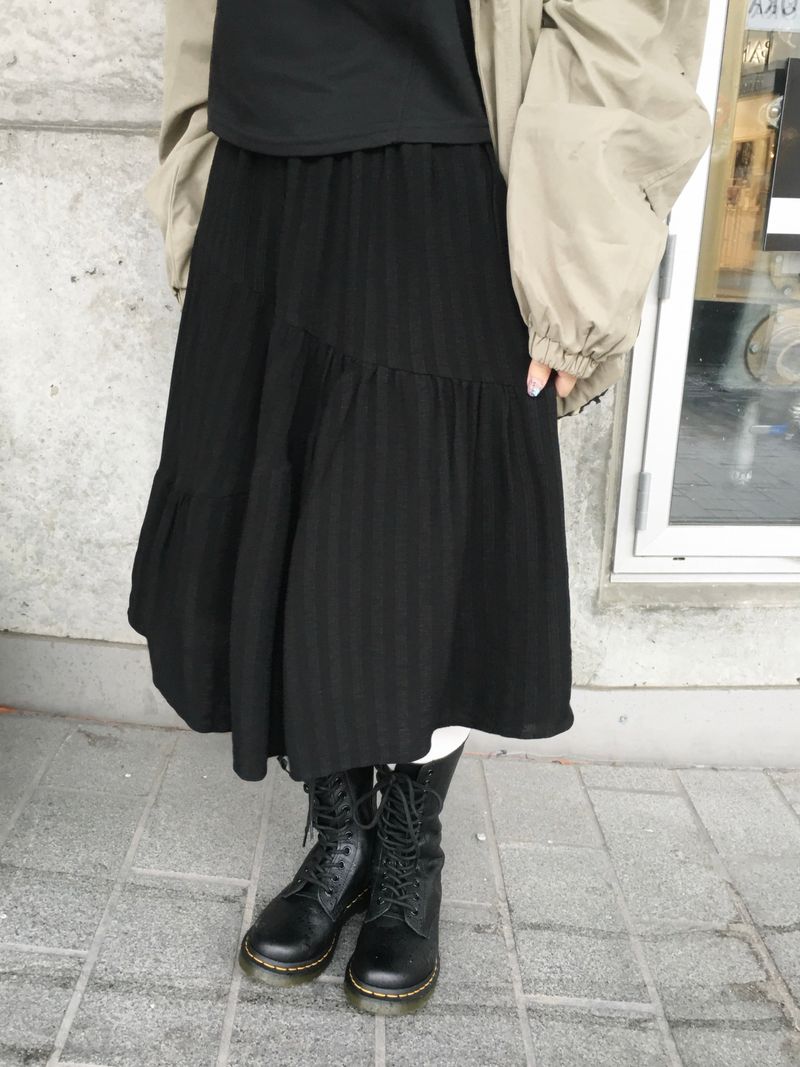 Motion Flow Cut Skirt (2c)