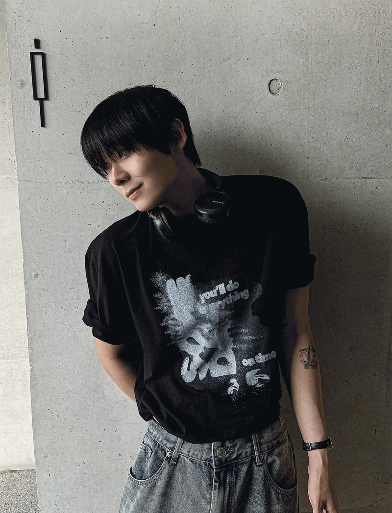 on-time short-sleeved T-shirt