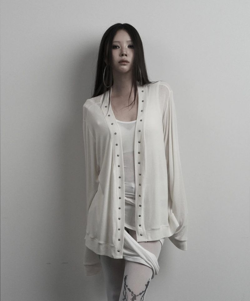 URBAN UNIQUE（アーバンユニーク）の「[label]ウール リベット オーバーフィット オープン カーディガン (ivory)（トップス）」