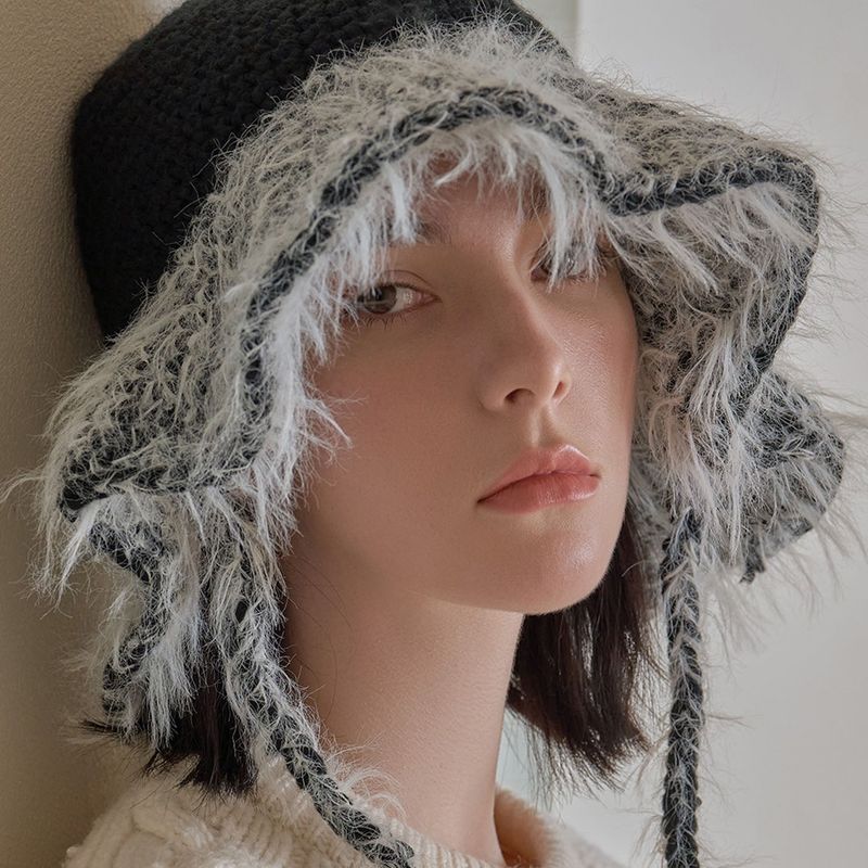 Crochet Knit Round Bucket Hat / Black