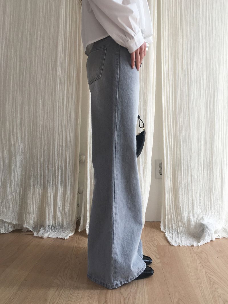 Gray boots-cut denim