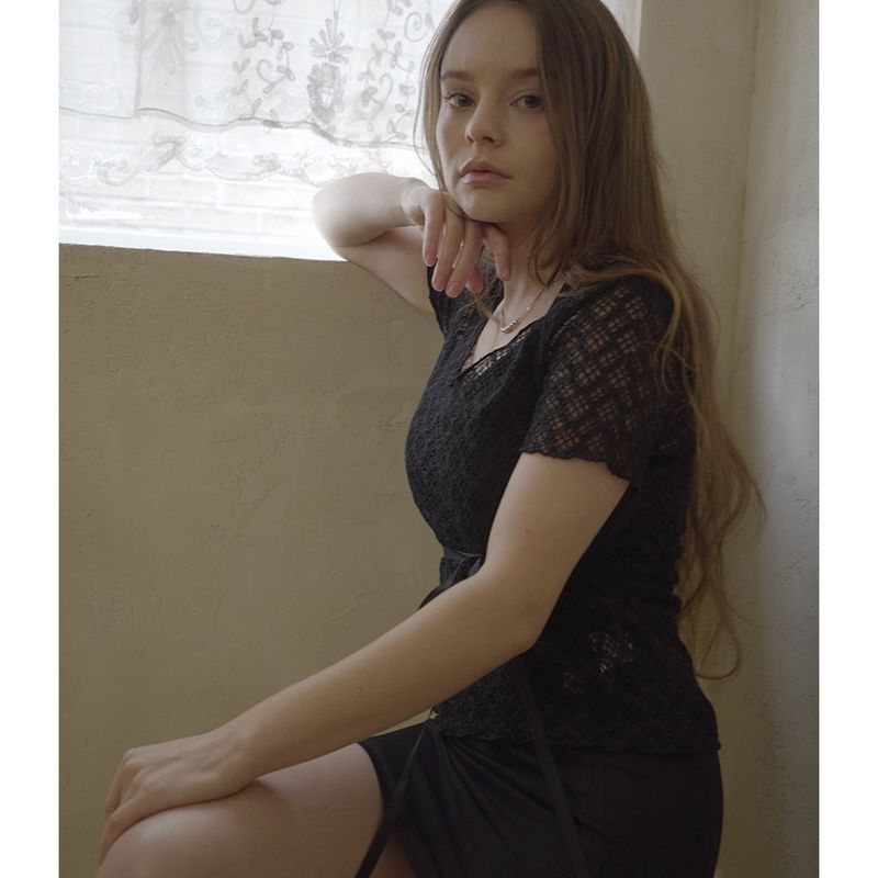 LACE RIBBON TOP-BLACK