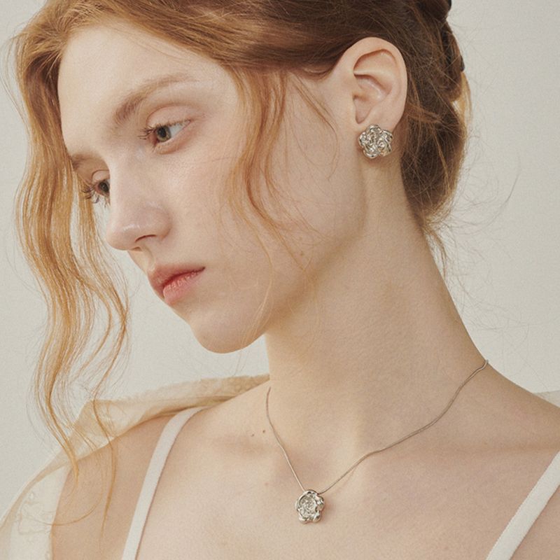 Signature Rose Necklace