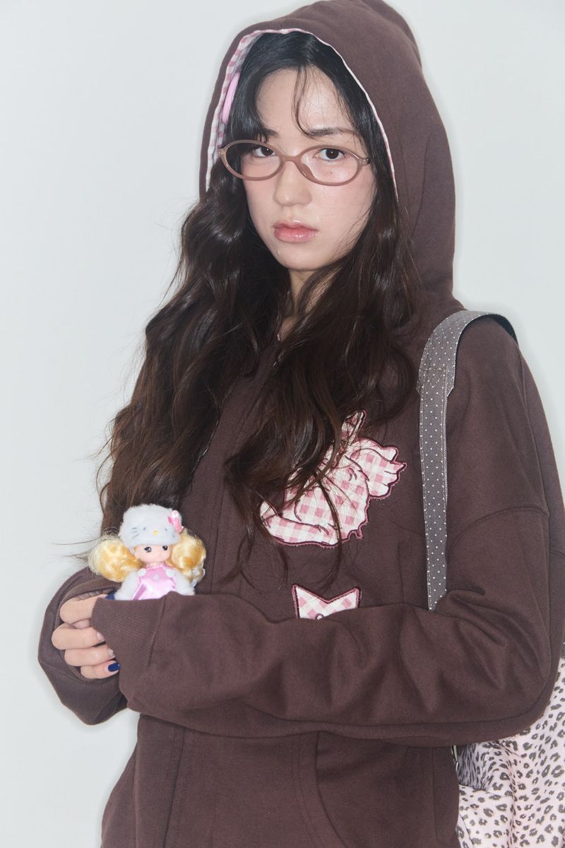 SHAKIRI(シャキリ)の「KIRING CHECK PATCH HOODIE (BROWN)(Tops)」