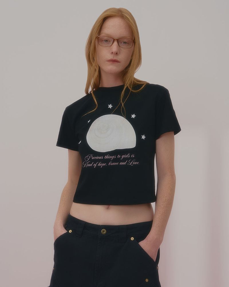 CHARMING SHELL CROP TSHIRT-BLACK