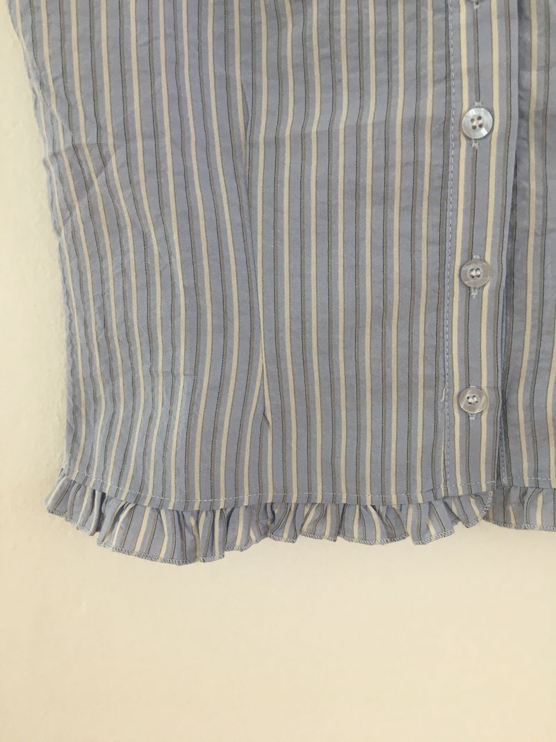 minion sleeveless blouse