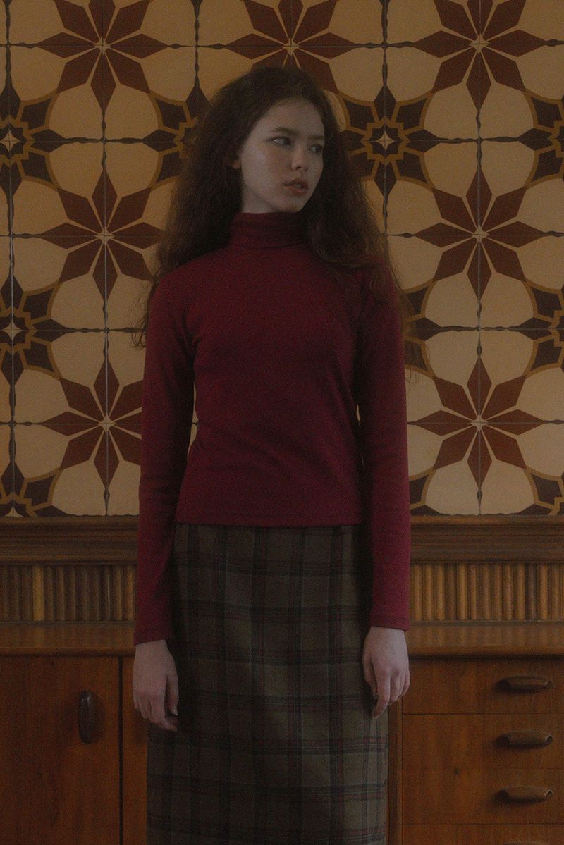 WITHOUTSUMMER（ウィズアウトサマー）の「Log turtle neck top_wine（Tops）」