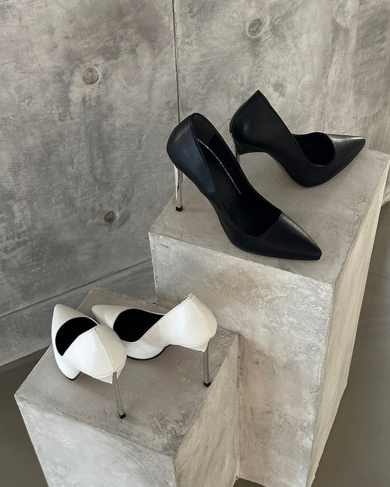 Silver-grooved Stelleto high heels