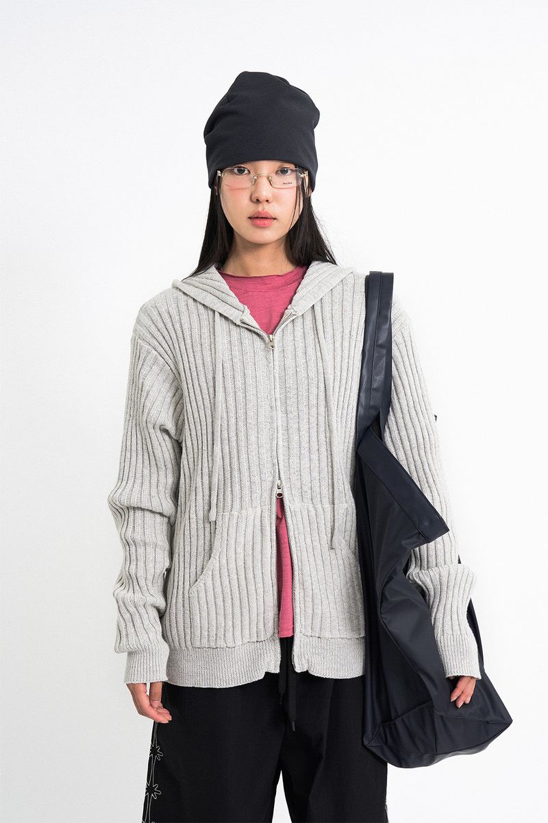 Raucohouse(ラウコハウス)の「Edith lip knit hood zip-up(Tops)」