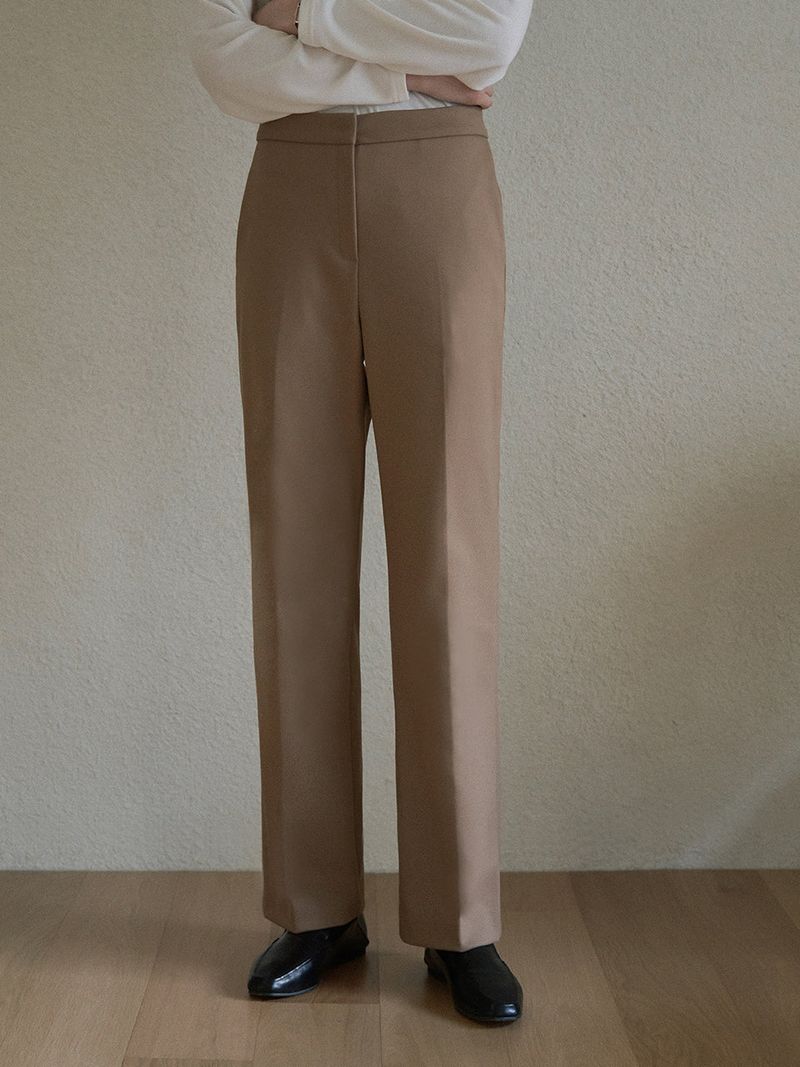 URAGO（ユラゴ）の「Onetuck basic slacks（Pants）」