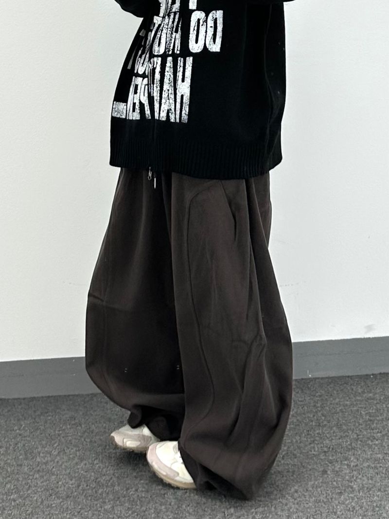 sleek line one-tuck pants