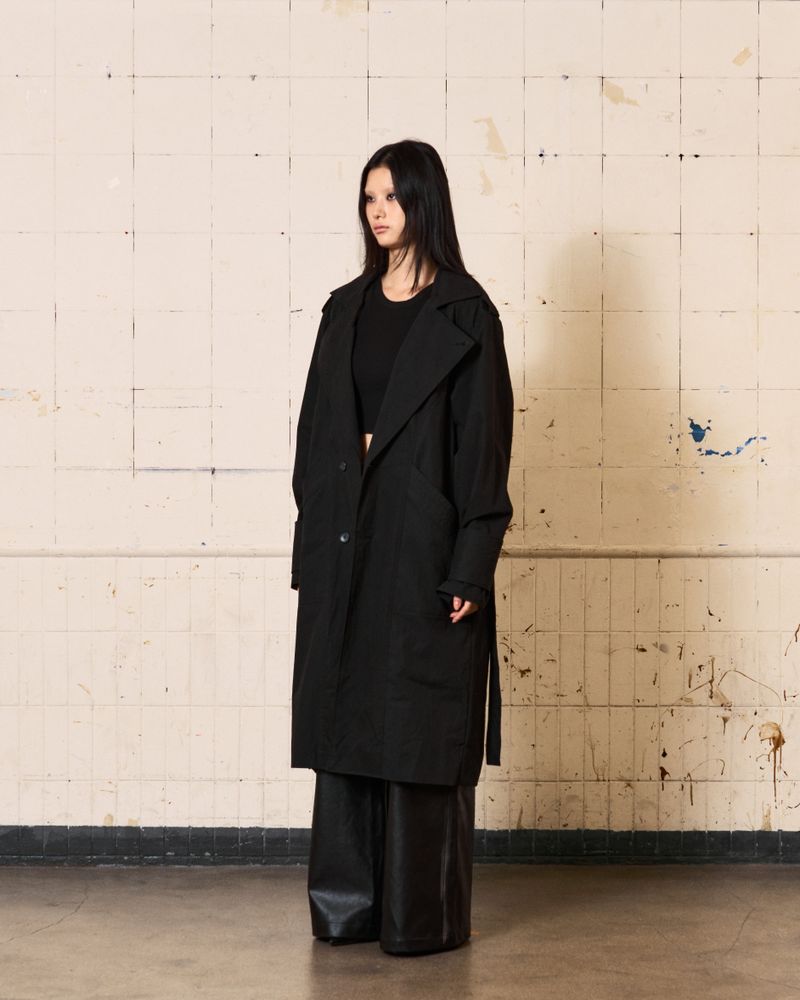 Curved Trench coat (Black)