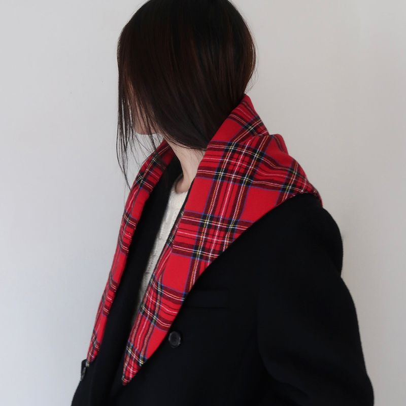 Padded Shoulder Scarf_Red