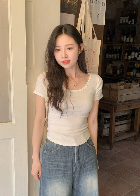 SHOPPERLAND(ショッパーランド)の「Soft Basic U-neck Slim Short Sleeve T-shirt (4color)(Tops)」