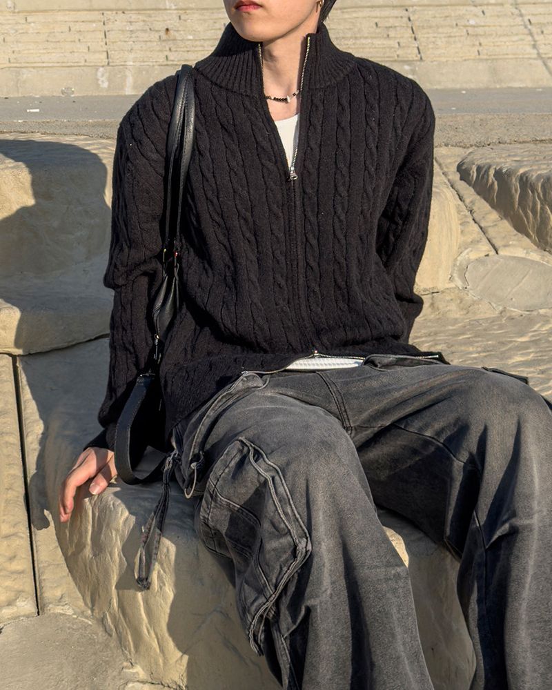 JIIGEUM（ジグム）の「Knob Cable Two-way Knit Zip-up（Tops）」