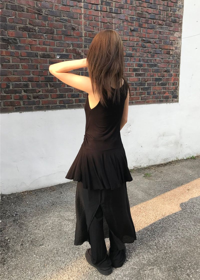 FLARE SLEEVELESS OS TOP