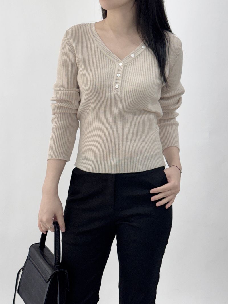Scani V-neck Button Long Sleeve Knit