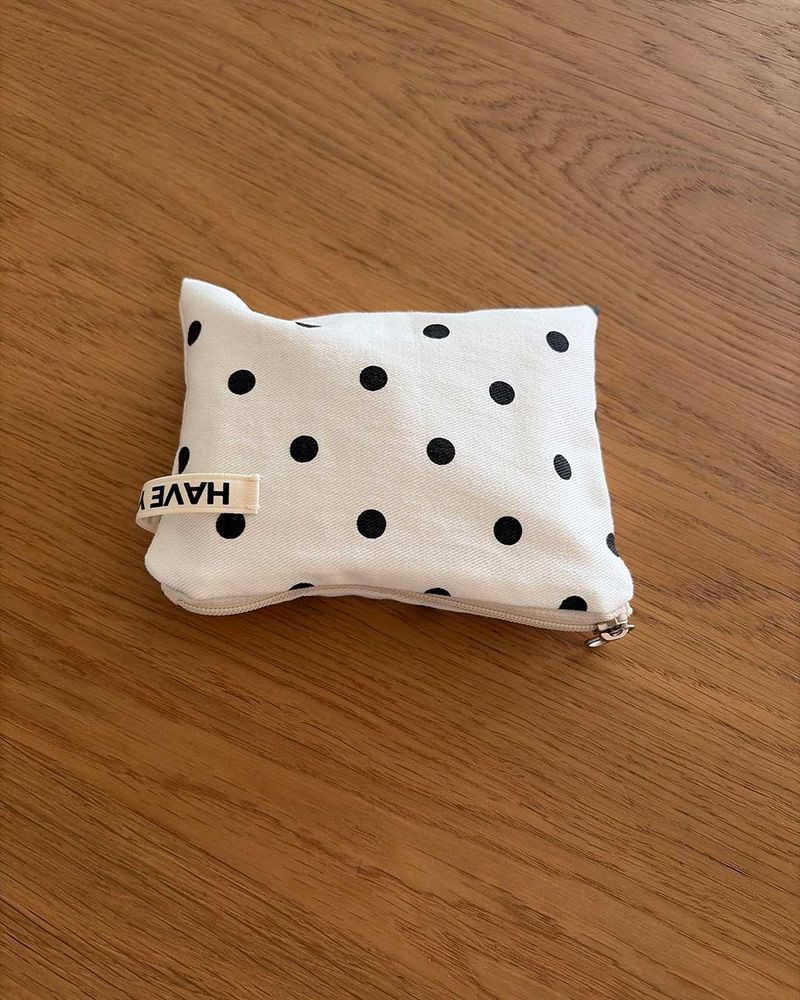 Big dot flat pouch - ivory , S size