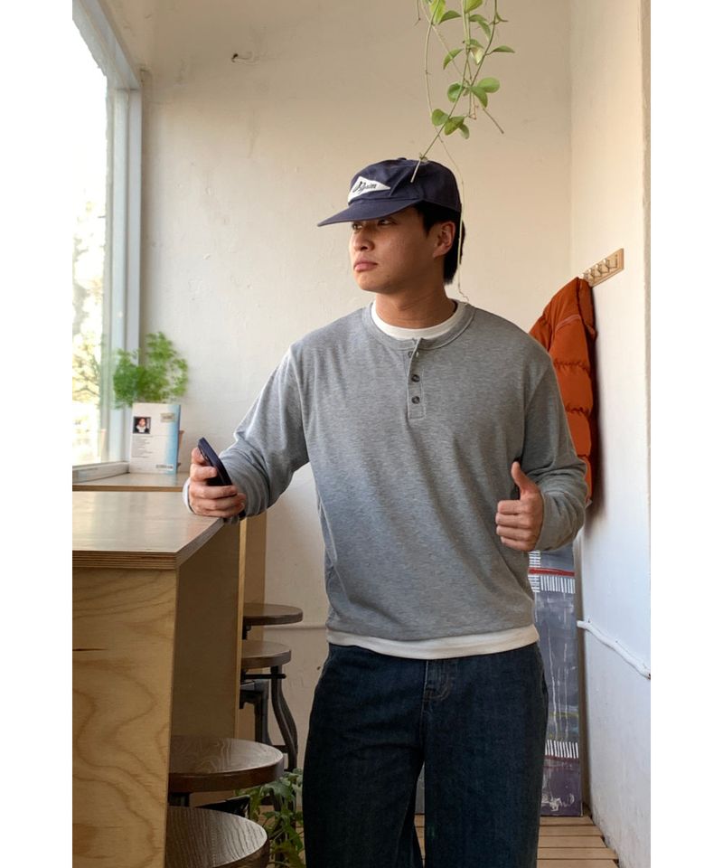 sobaq（ソバック）の「Henley Neck Layered Crop T-Shirt（Tops）」