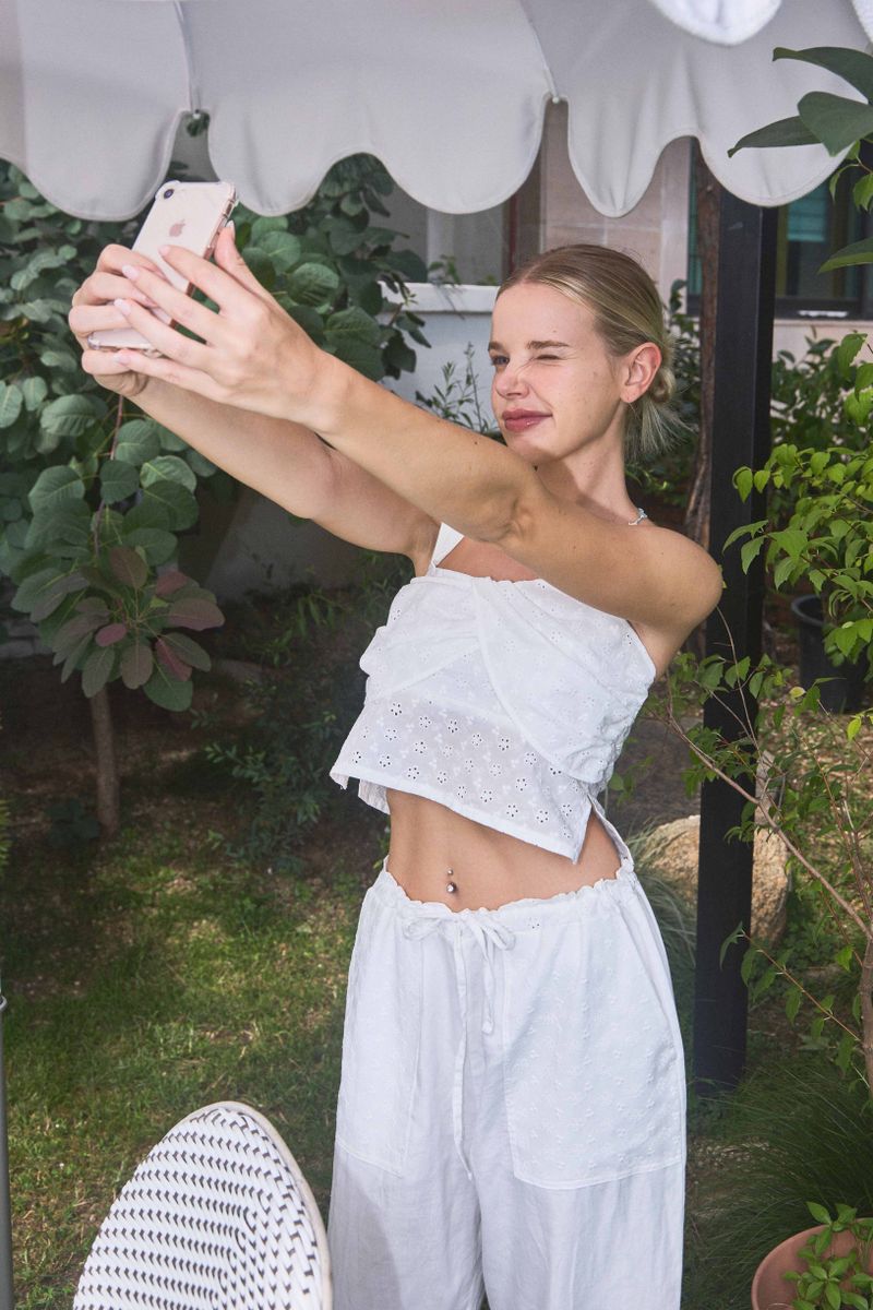 EMBROIDERY POCKET LINEN PANTS / WHITE