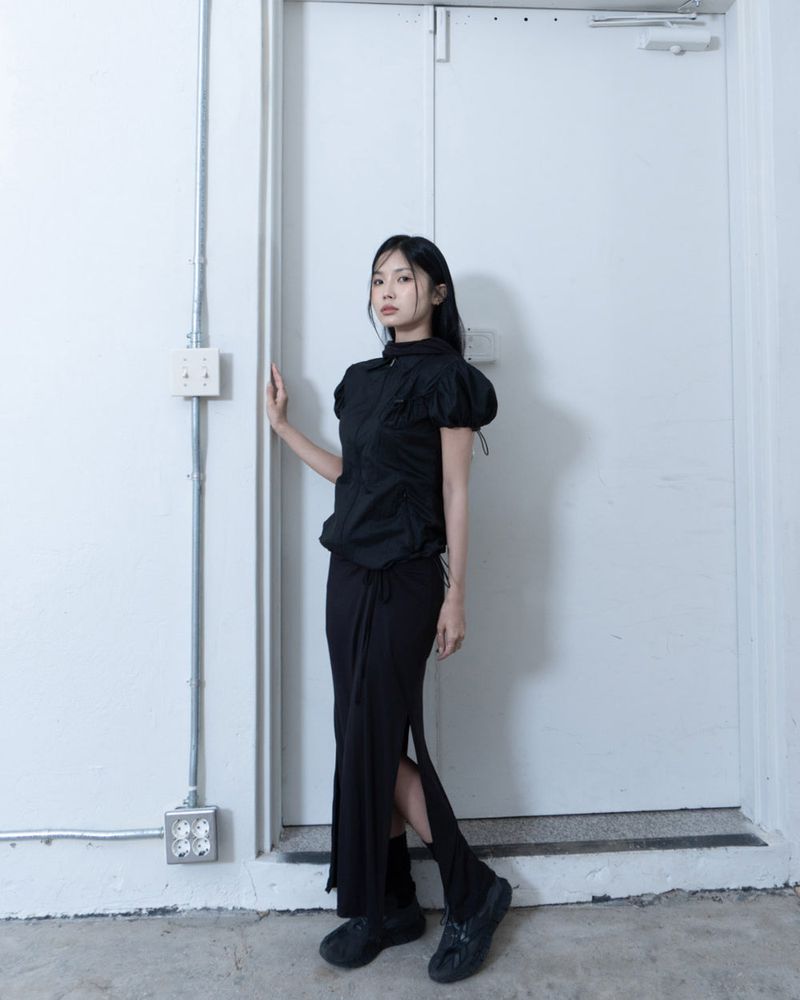 DESERT SHIRRING SLIT SK BLACK
