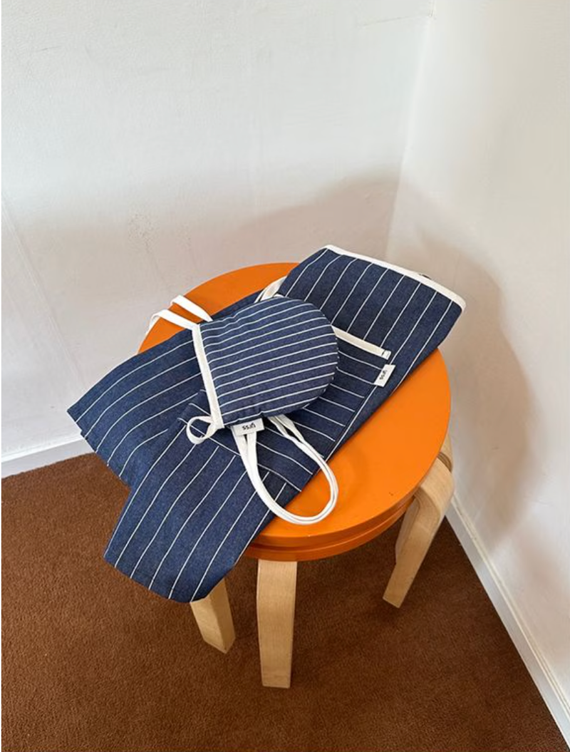 SIMPLE HALF APRON