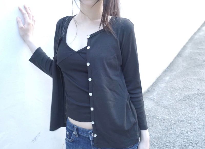 near lace sleeveless