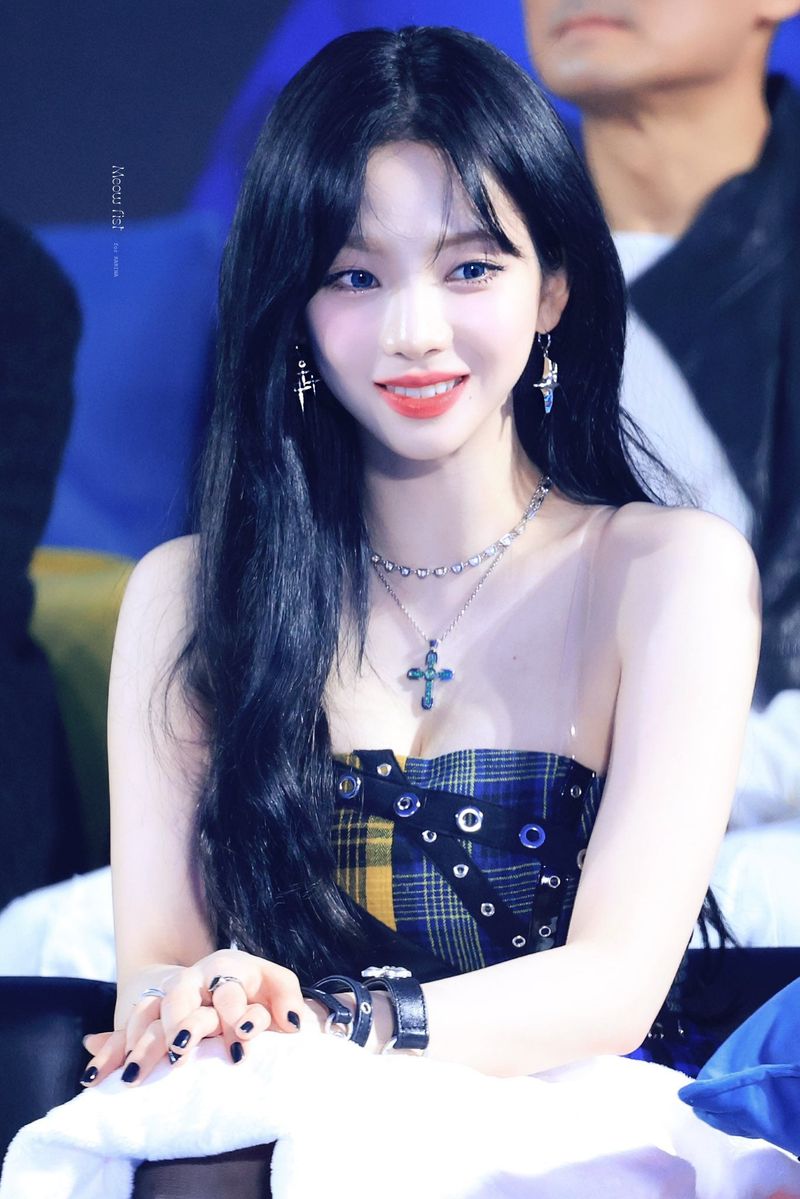 [Aespa Karina, IVE Gaeul Piercing] Sparkle Sparkle Huggies Piercing
