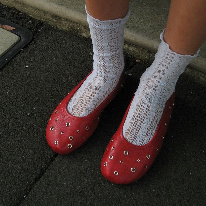 Me 0044. Eyelet Mesh Flat Shoes - 3colors