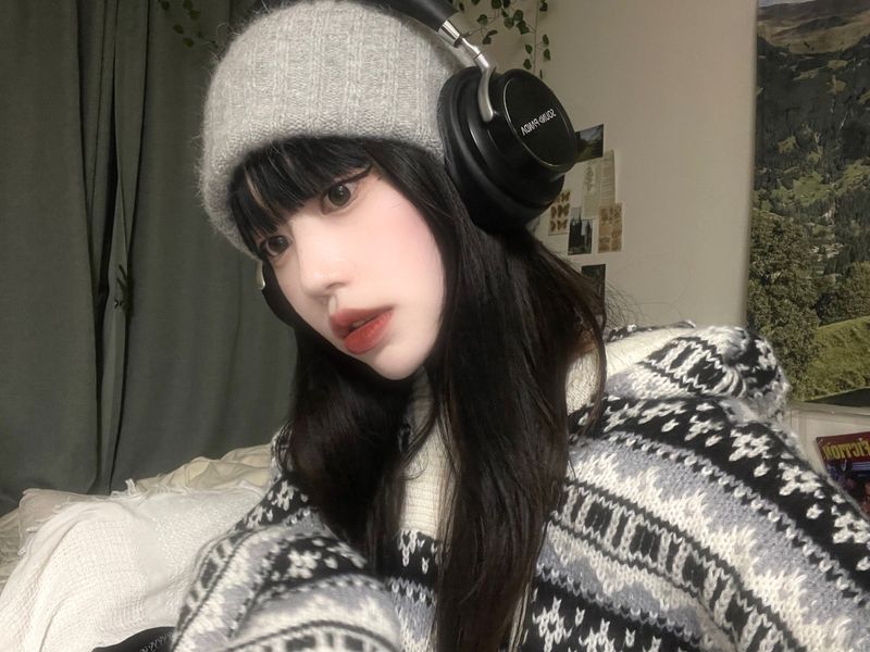 Igloo hooded long knitwear