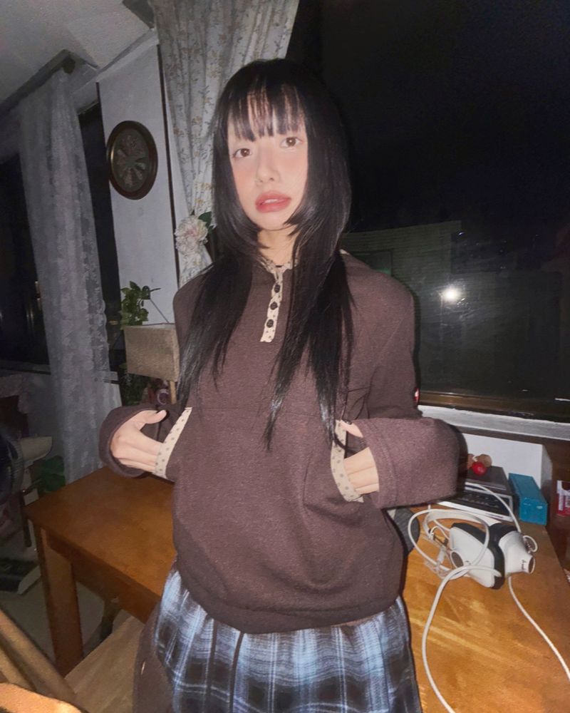 douchidouchi（ドウチドウチ）の「(2color) Dot Fleece Crop Hoodie（Tops）」
